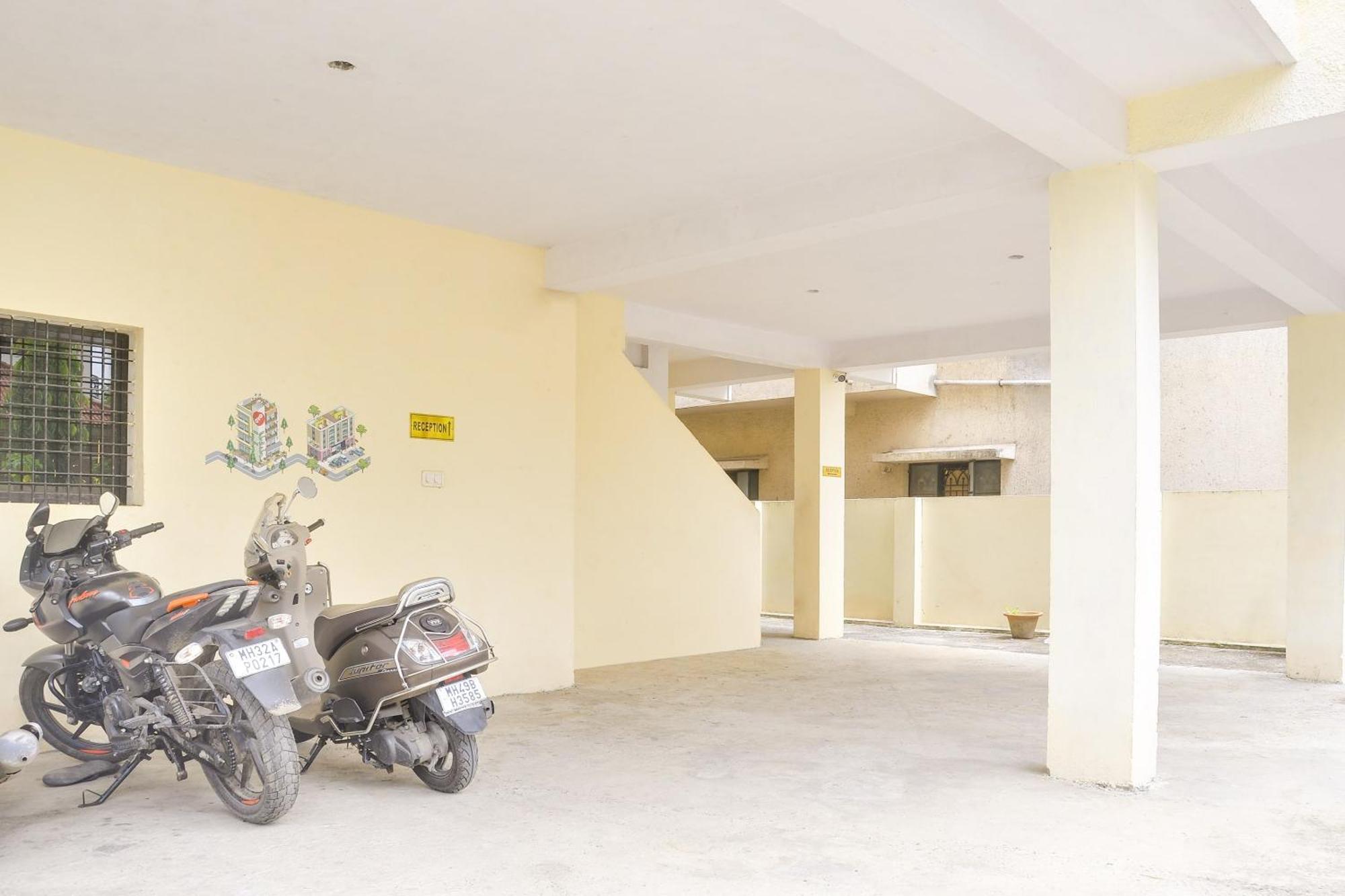 Hotel O Infinity Inn Nagpur Exteriör bild
